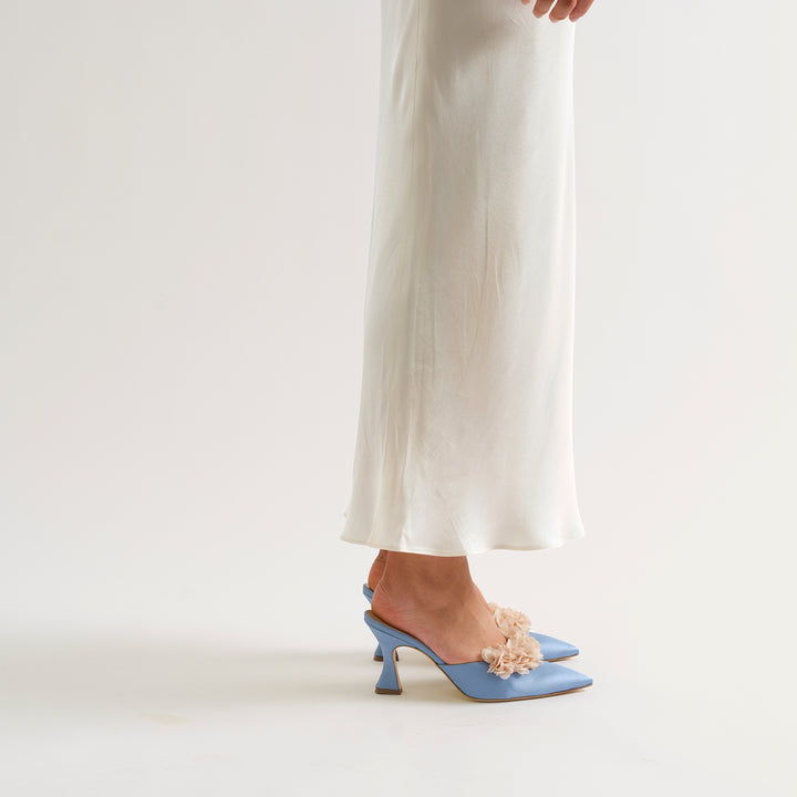 ALIX DUSTY BLUE MULE PUMP BEIGE BLOSSOMS 80