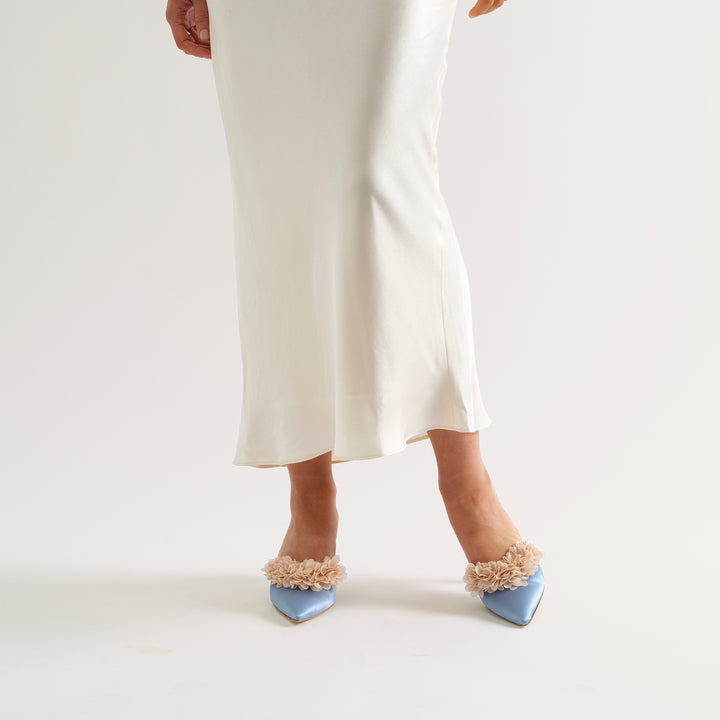 ALIX DUSTY BLUE MULE PUMP BEIGE BLOSSOMS 80