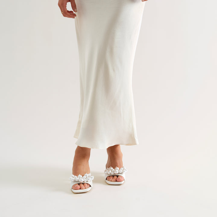 CHERIE PEARLISED WHITE MULE SANDAL PEARL CRESCENTS 80