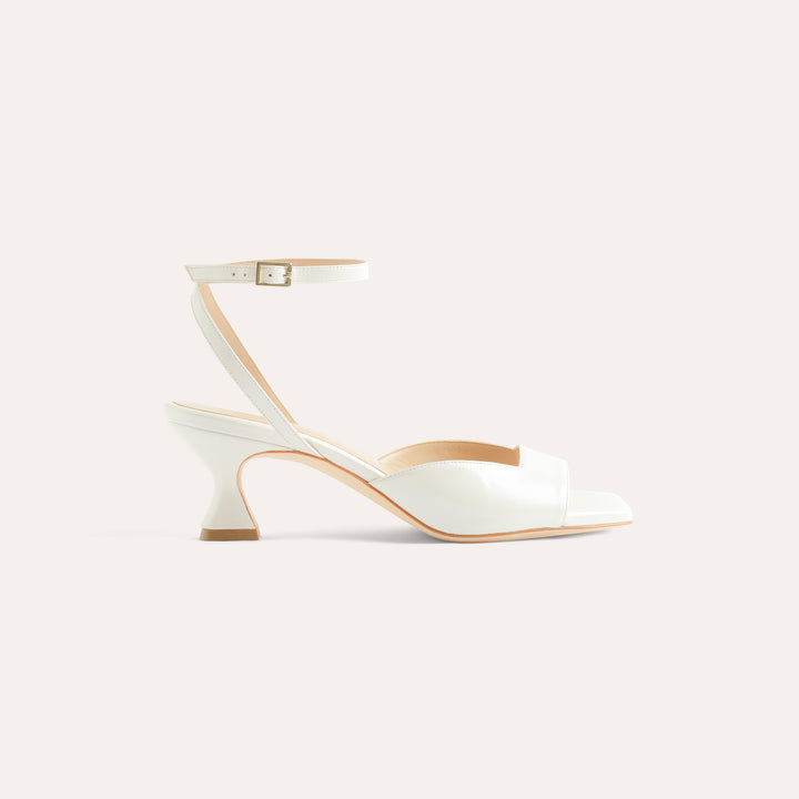 REMI PEARLISED WHITE SANDAL BUTTERFLY BOW 50